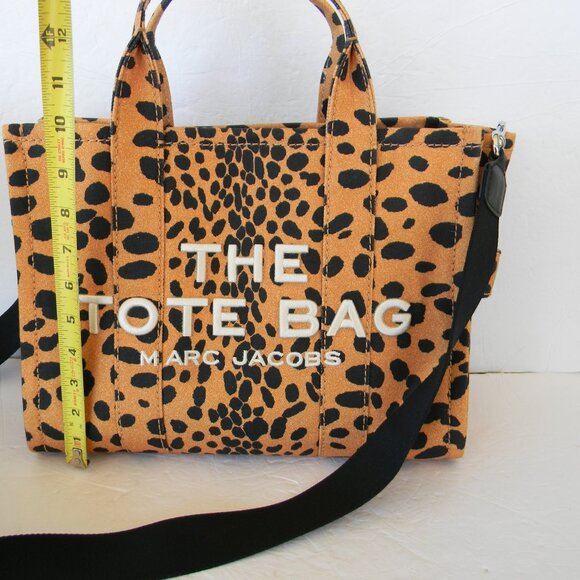 EUC MARC JACOBS THE TOTE BAG MEDIUM CHEETAH ANIMAL PRINT CROSSBODY CANVAS BAG - Picture 3 of 10